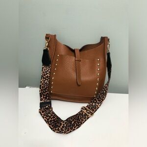REBECCA MINKOFF BROWN LEATHER GOLD STUDDED HARDWARE FEED CROSSBODY BAG PURSE